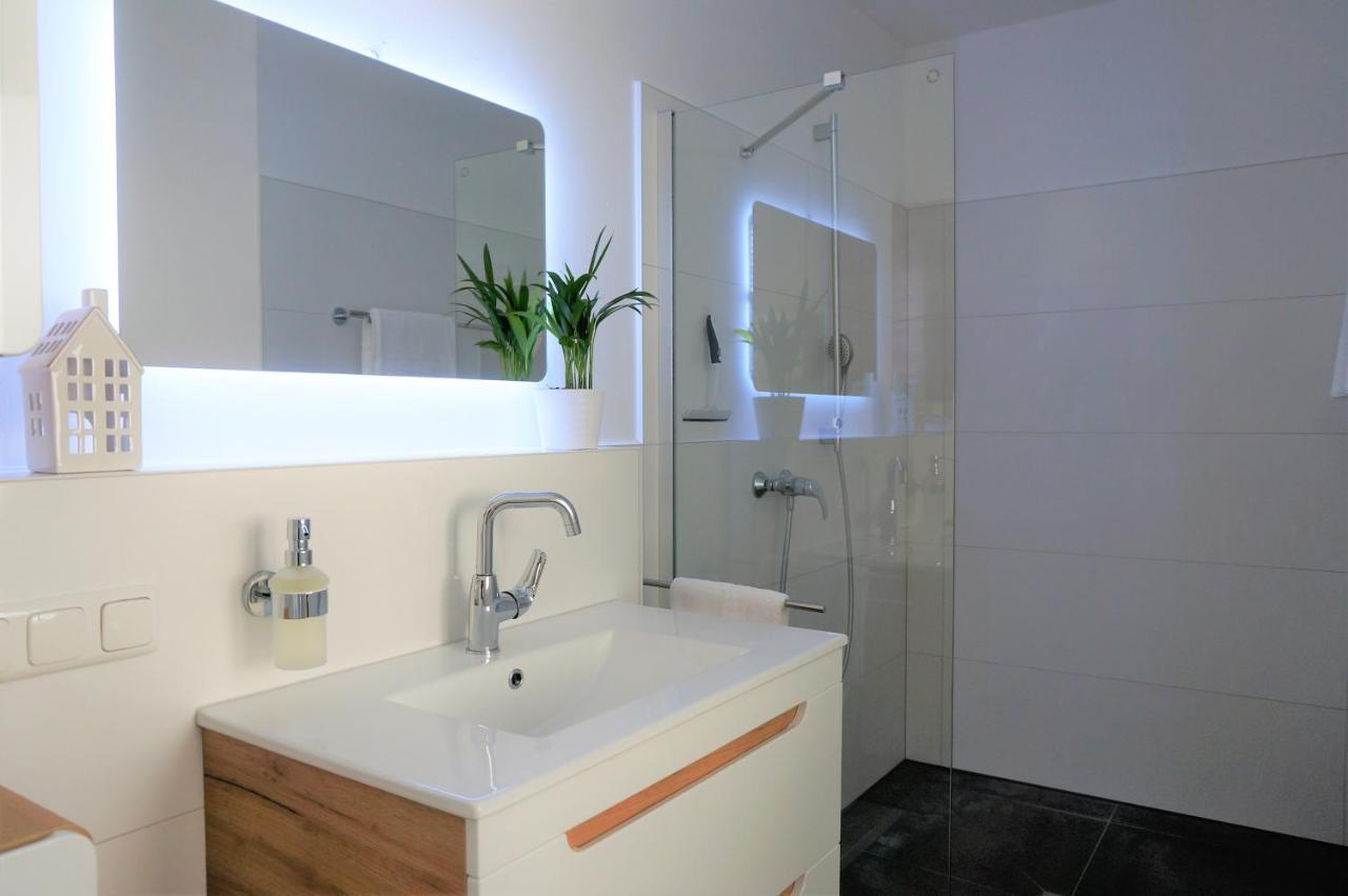 Mein Apartment, Stars Mit Balkon Und Klima Fuer Bis Zu 4 Personen Frankenthal  Extérieur photo